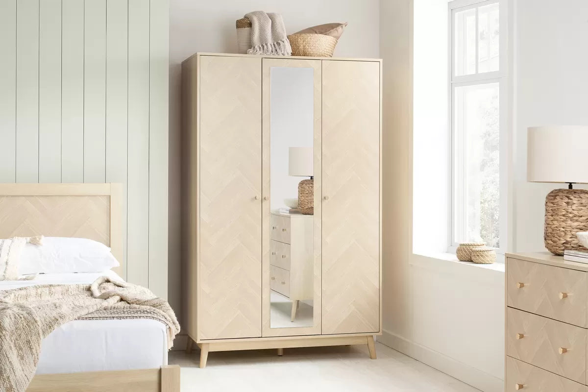 Herringford Oak 3 Door Wardrobe With Mirror