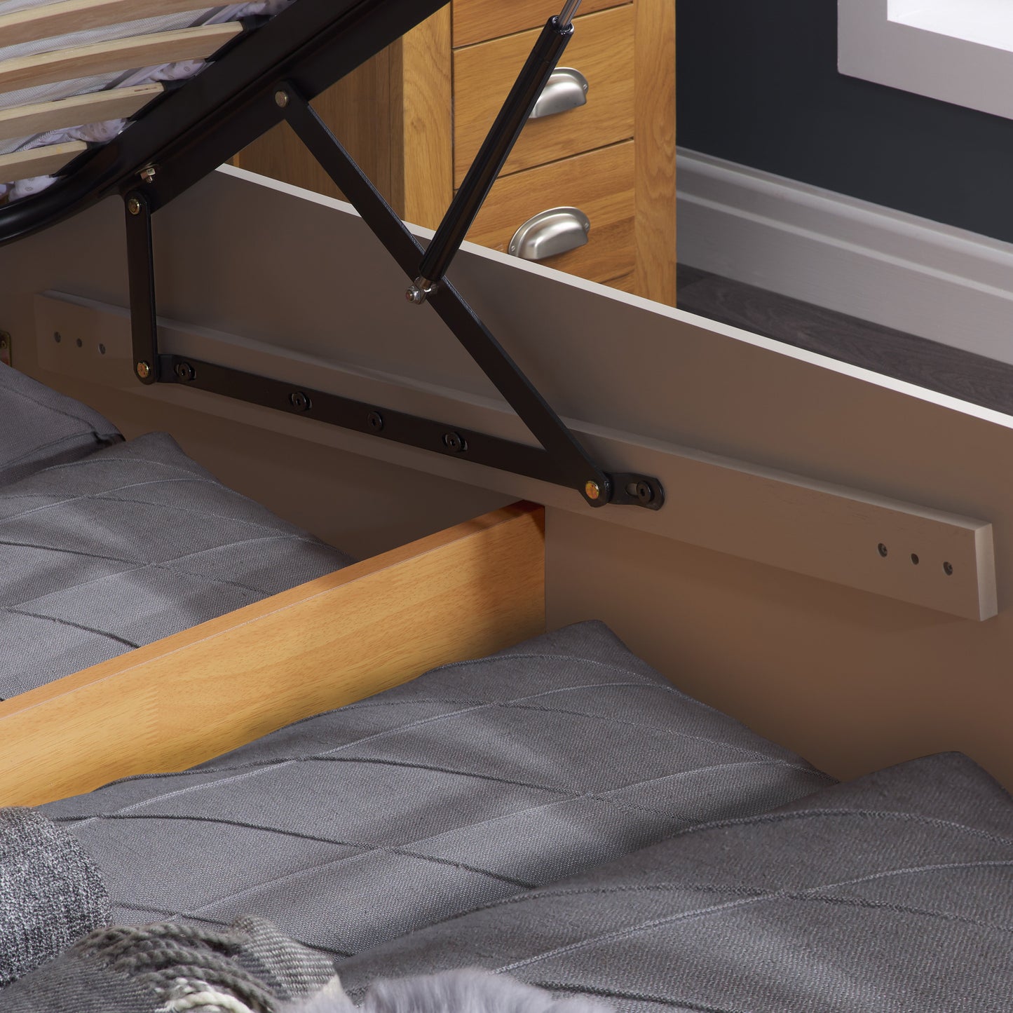 Pheonix Pearl Grey Ottoman King Bed